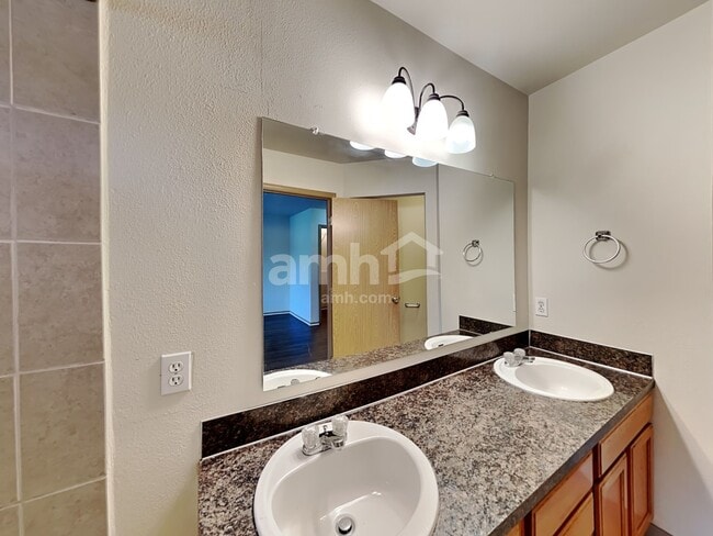 Building Photo - 30132 36th Pl S