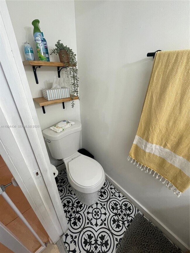 Building Photo - 5962 W 18th Ave