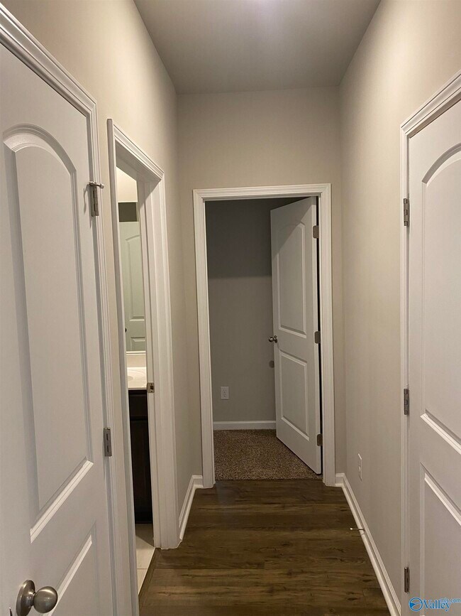 Building Photo - 14980 Westmeade Ln