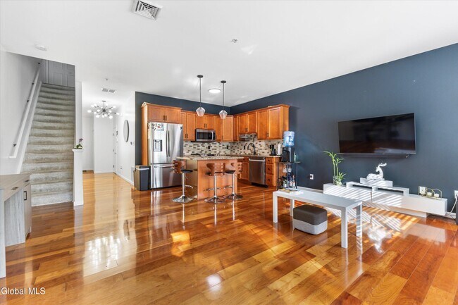 Building Photo - 401 Avalon Pl