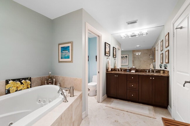 Building Photo - 301 Tarpon Dr