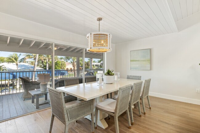 Building Photo - 161 1st St E