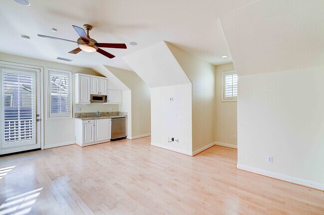 Building Photo - 4132 Prado De Las Cabras