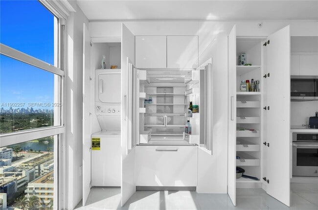 Building Photo - 4201 Collins Ave