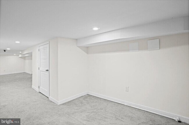Building Photo - 609 McKewin Ave