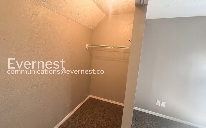 Building Photo - 1265 E 99th St