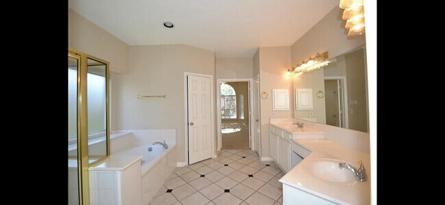 Building Photo - 14207 Cairns Ct