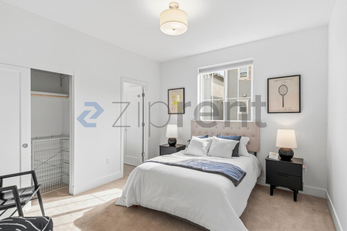 Building Photo - 37380 Watersail Way