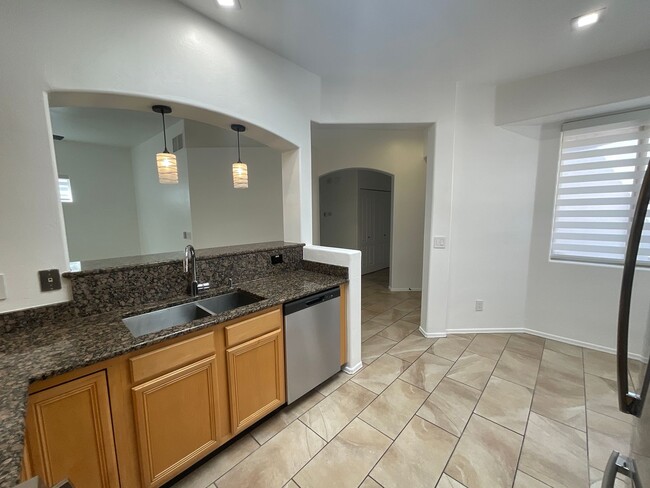 Building Photo - 7360 E Cll Hospedero