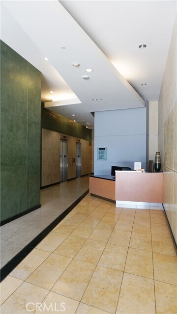 Building Photo - 175 S Lake Ave