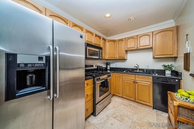 Building Photo - 215 Bonair St