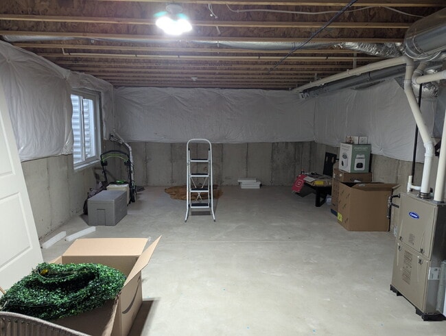 Building Photo - Spacious 4-Bedroom Modern Home with 3 Full Baths.