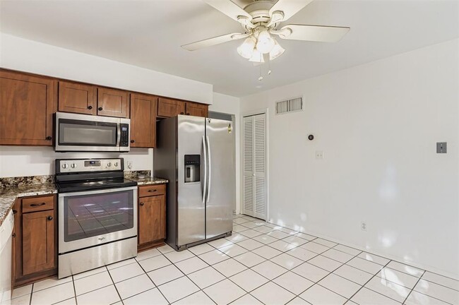 Building Photo - 9507 Quail Village Ln