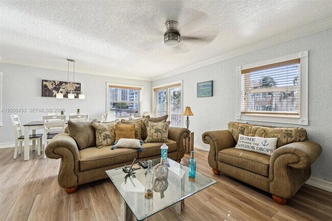 Building Photo - 3862 NE 171 St