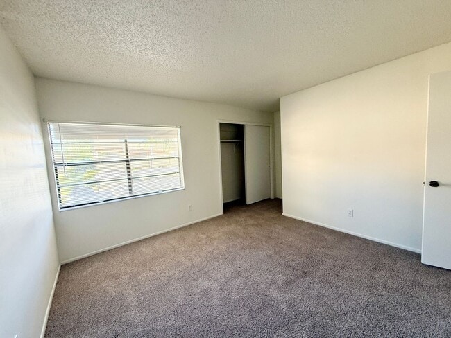 Building Photo - Serene Living at Townhomes of Lake Seminole 2/1.5 - 2 story condo