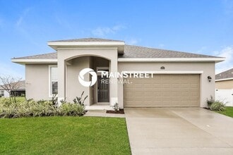 Building Photo - 3 Bedroom Pet-Friendly Home in GRAND ISLAND, FL with Main Street Renewal