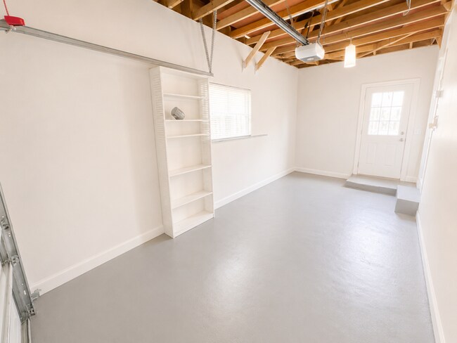 Building Photo - Completely remodeled 3bd 2ba. home in Pacific Beach ! Must see!