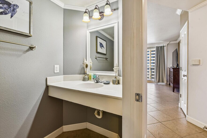 Building Photo - 104 Gulfside Ct