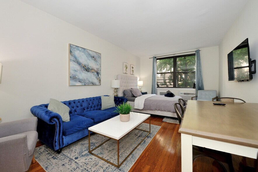 Primary Photo - 35 E 77th St
