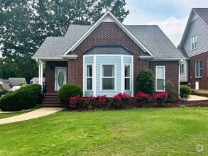 Building Photo - Captivating 3 BR/ 2 BA home in Vestavia!
