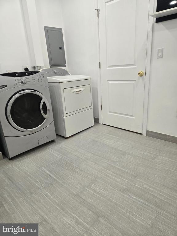 Building Photo - 3513 Vista St