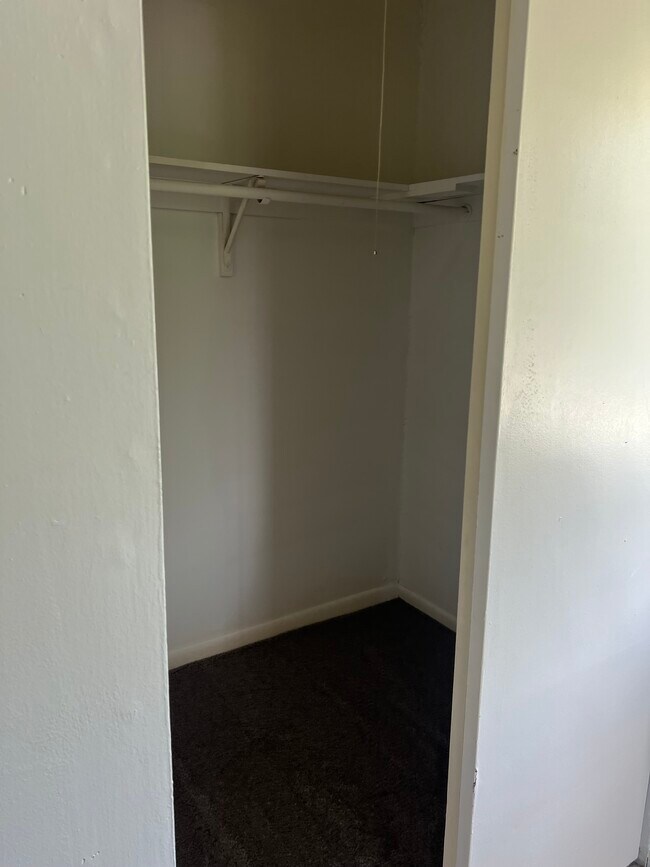 Apt 35 - Holly Oak Manor