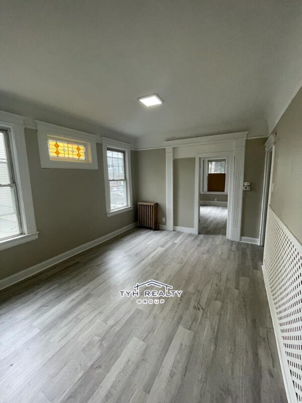 Building Photo - 314 21st St