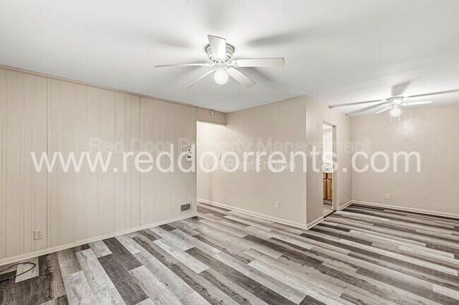 Building Photo - 3729 Kinnear Ave