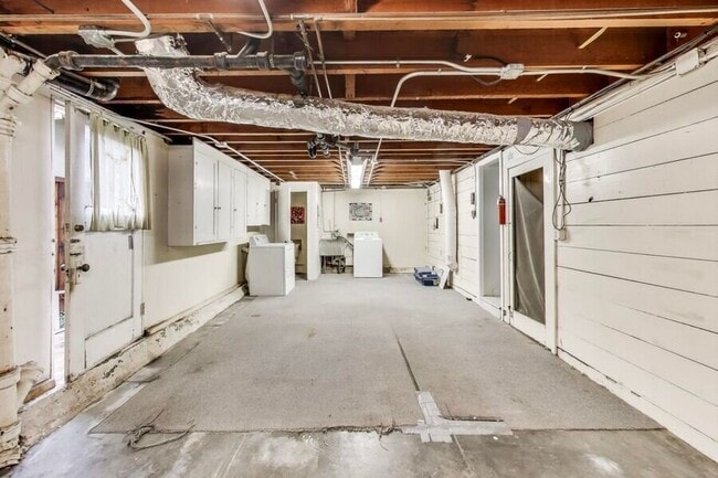 Building Photo - 37 12th Ave
