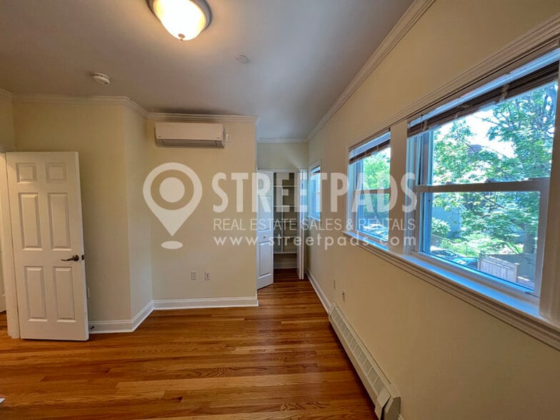 Building Photo - 1 Langdon Sq