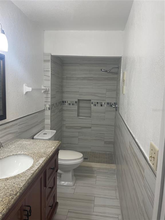 Building Photo - 6026 Amberly Ct