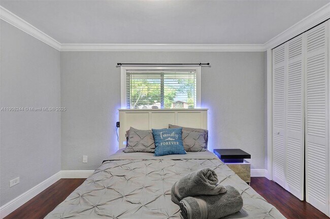 Building Photo - 1804 SW 102nd Ct