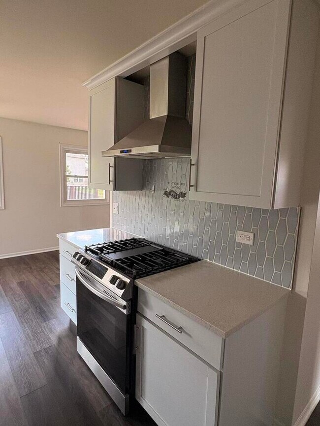 Building Photo - 619 Belair Ct