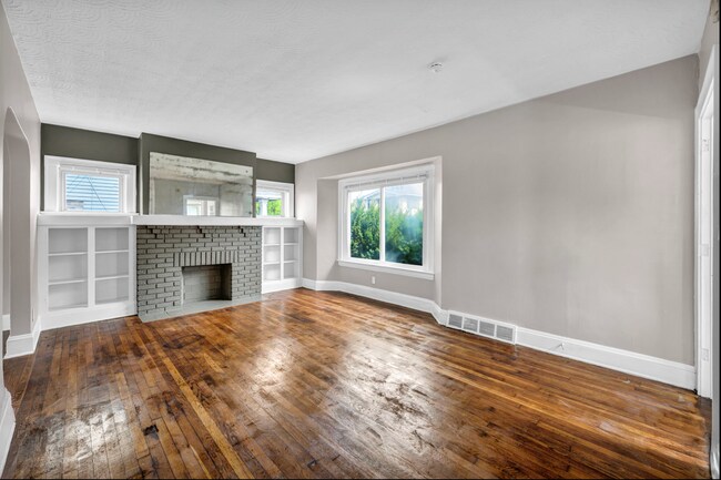 Building Photo - 12721 Barrington Ave