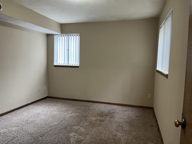 Building Photo - 122 Burke Ave