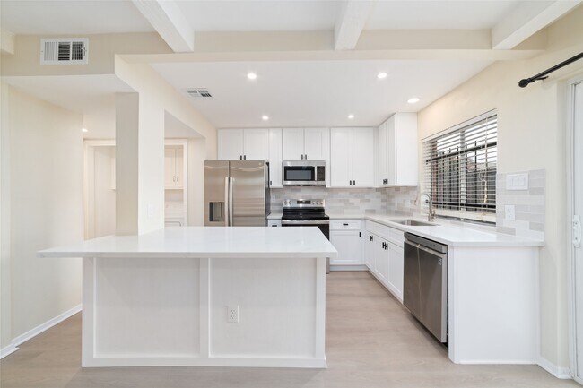 Building Photo - 14345 Misty Meadow Ln