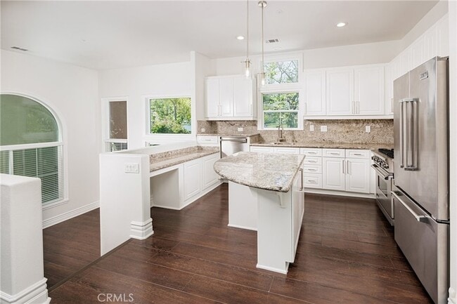 Building Photo - 225 Montana Del Lago Dr