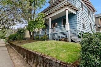 Building Photo - MADISON & 23rd DUPLEX (DDL-002-B)