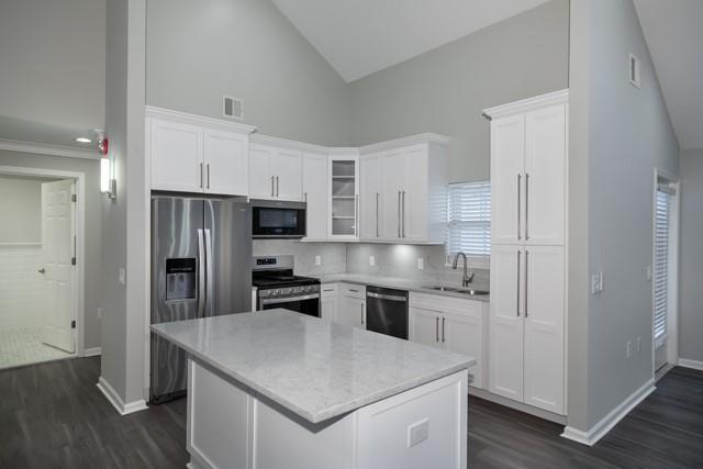 Building Photo - 431 Charles Pond Dr