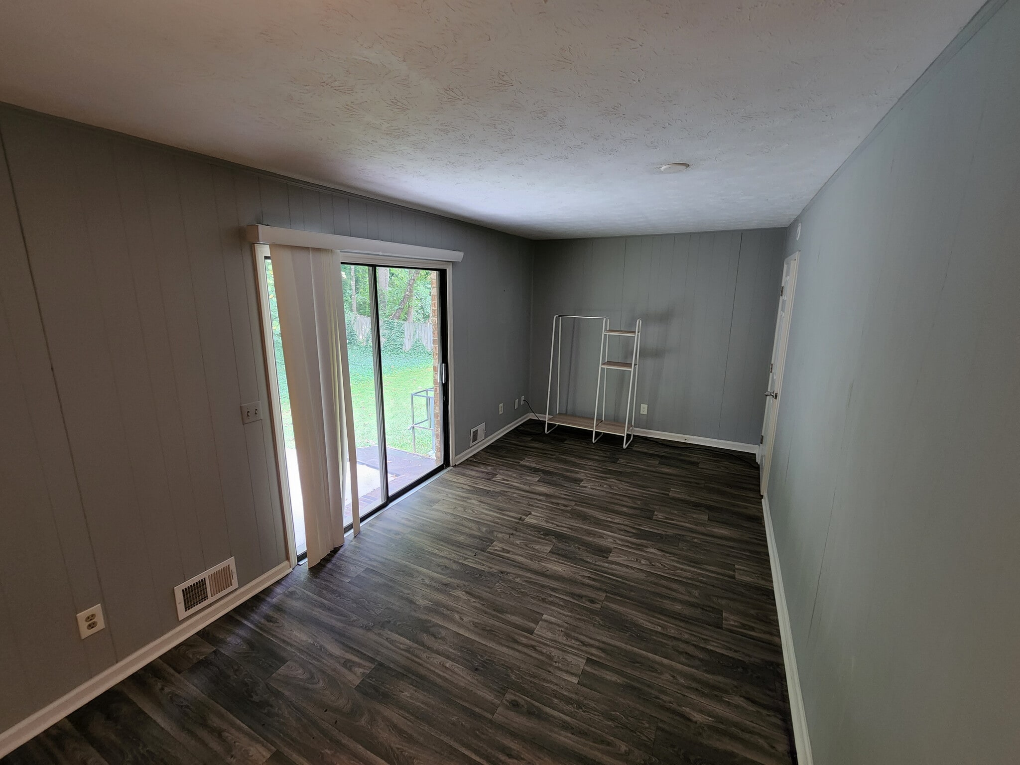 Building Photo - Room in House on Peyton Woods Trail SW