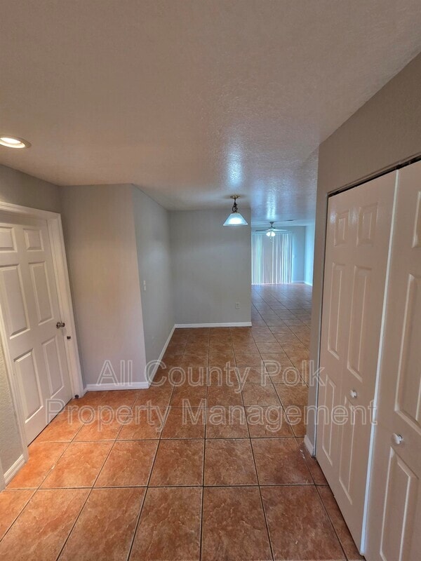 Building Photo - 1212 Fairway Dr
