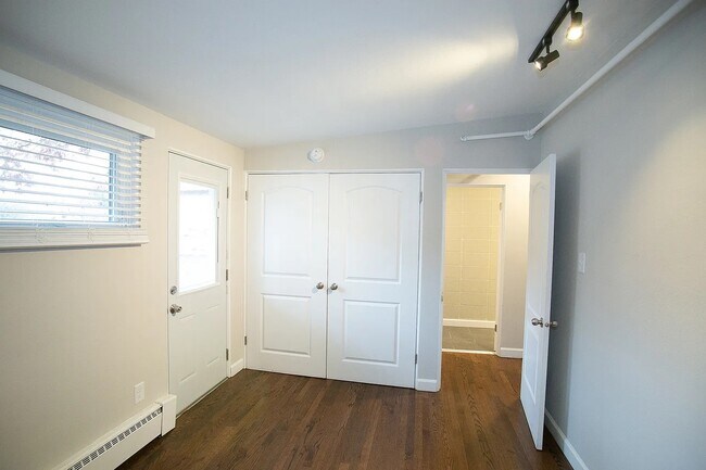 Building Photo - 24 E Washington Ave