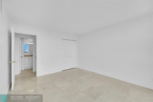 Building Photo - 2841 N Ocean Blvd