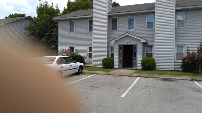 Primary Photo - 109 Kim Ave
