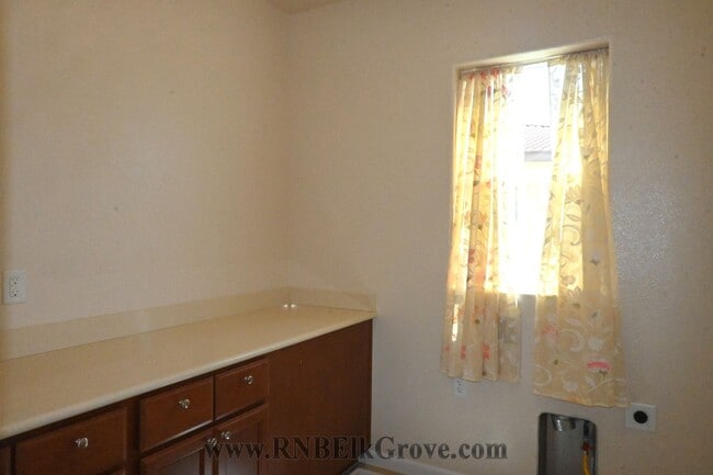Building Photo - 8280 Columbo Cir