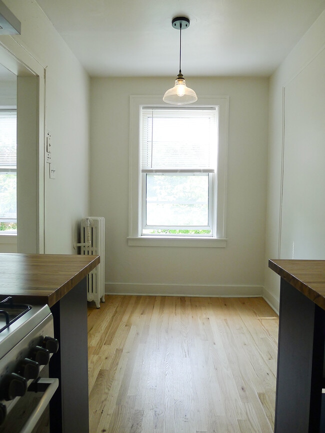 Building Photo - 1780 Van Dyke St