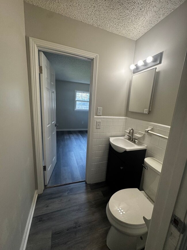Building Photo - Brand new renovated home in Gallatin 4 bed...