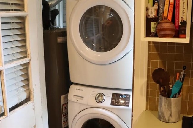 Building Photo - 1200 Alegria Rd