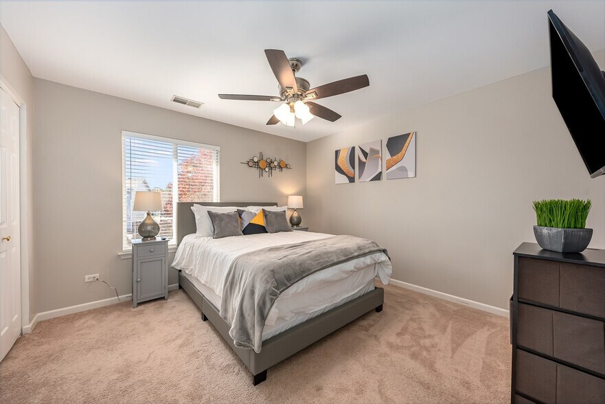 Building Photo - 2484 Warm Springs Ln