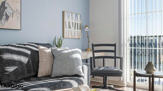 Building Photo - 340 W 25th St